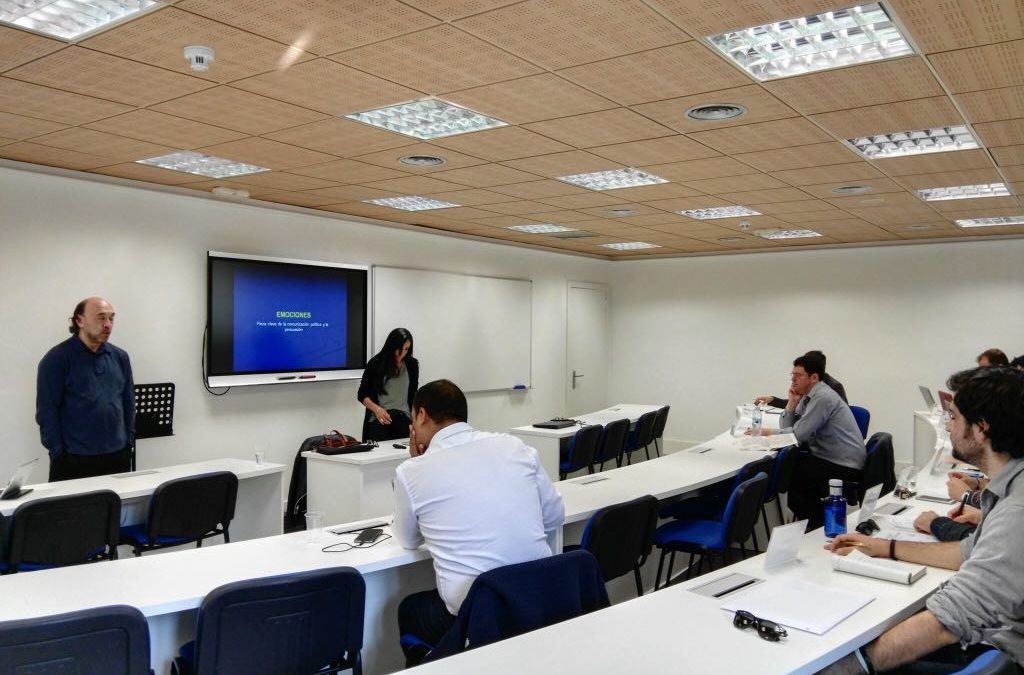 Clases sobre «spots electorales» con los consultores Virginia García Beaudoux y Orlando D’Adamo